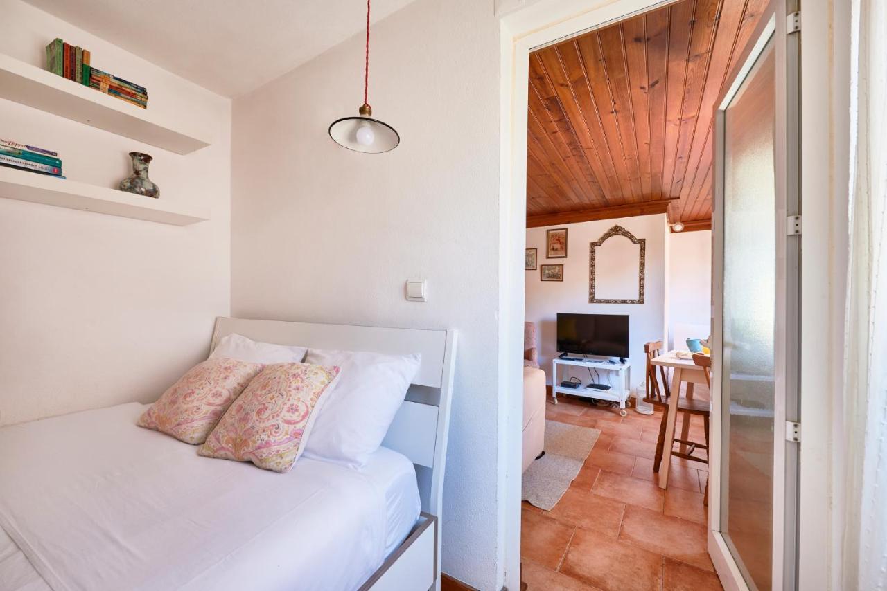 Light Filled Apartment Near Chiado, By Timecooler Lisboa Eksteriør billede