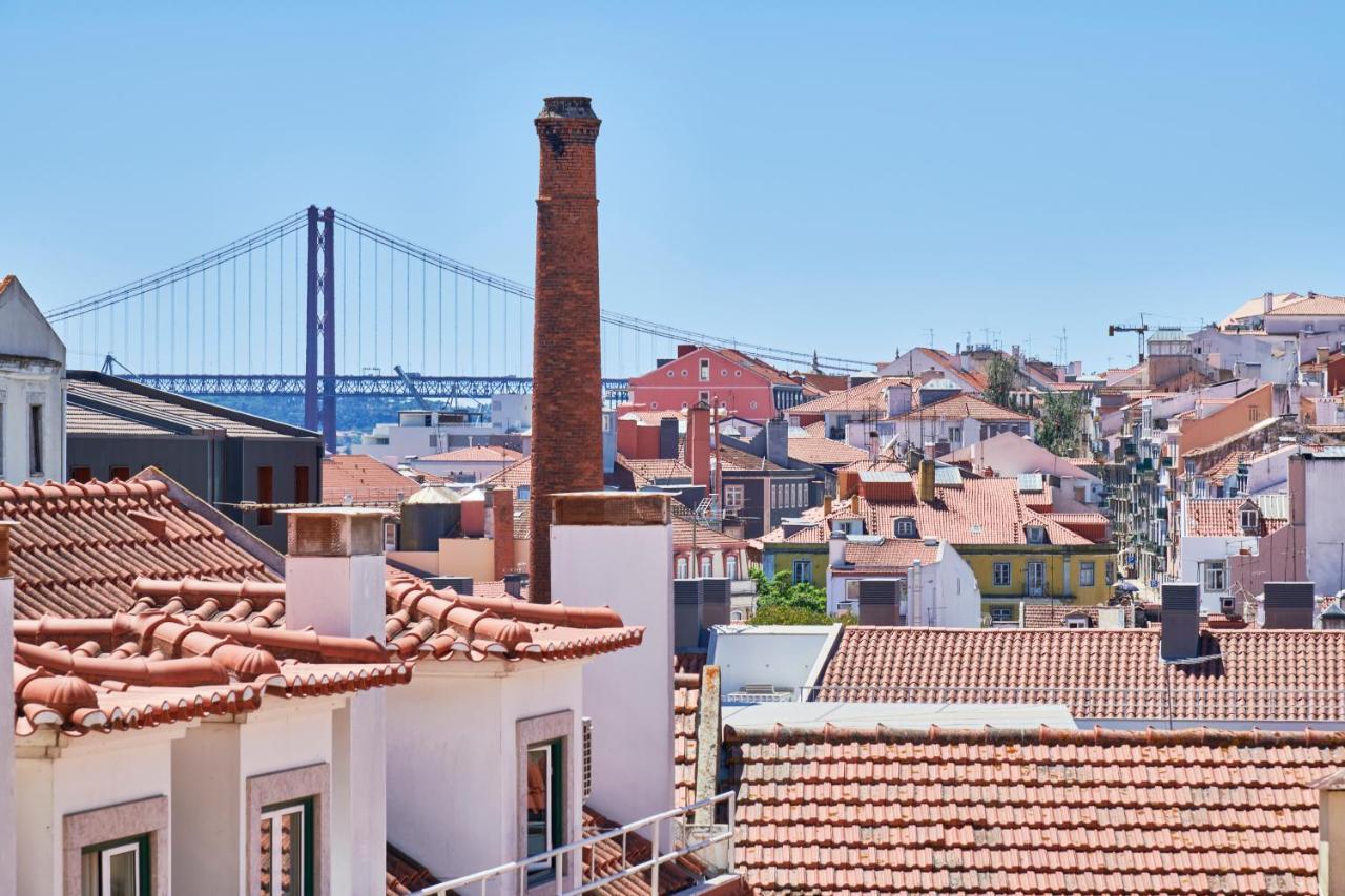 Light Filled Apartment Near Chiado, By Timecooler Lisboa Eksteriør billede
